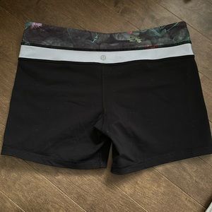 Lululemon reversible groove shorts 10